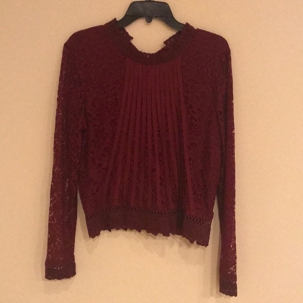 Brand new Romeo & Juliet Couture lace blouse